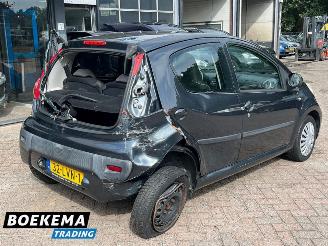 Peugeot 107 1.0-12V XS Airco 5-Deurs picture 2