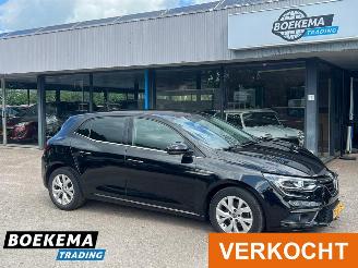 skadebil auto Renault Mégane 1.3 TCe 140PK Limited LED Keyless Navigatie Climate Cruise 2018/7
