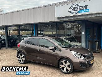 Unfallwagen Kia Rio 1.4 CVVT 110PK Super Pack Leer Open-Dak Navigatie Stoelverw 2013/4