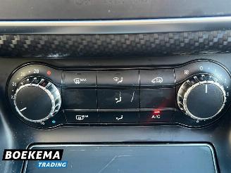 Mercedes A-klasse 180 Prestige AMG Panorama Navigatie Stoelverw. Airco PDC picture 29
