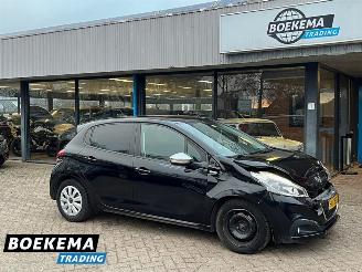 Voiture accidenté Peugeot 208 1.2 PureTech Urban Soul 5-Drs Navi Cruise Airco PDC Trekh. 2015/11