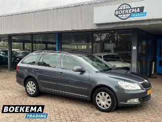 krockskadad bil auto Skoda Octavia Combi 1.2 TSI Ambition Xenon Cruise Airco 2012/4