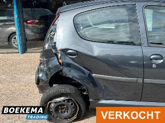 Peugeot 107 1.0-12V XS Airco 5-Deurs picture 8