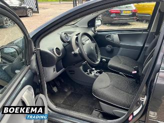 Peugeot 107 1.0-12V XS Airco 5-Deurs picture 10