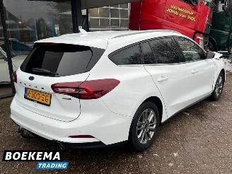 Ford Focus Wagon 1.0 EcoBoost 125PK Hybrid Navi Climate Cruise PDC Trekh. picture 2