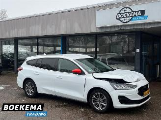 Schadeauto Ford Focus Wagon 1.0 EcoBoost 125PK Hybrid Navi Climate Cruise PDC Trekh. 2022/11