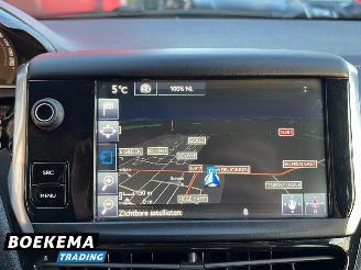 Peugeot 208 1.2 PureTech Style Navi Climate Cruise PDC picture 26