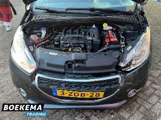 Peugeot 208 1.2 PureTech Style Navi Climate Cruise PDC picture 10