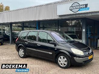 Damaged car Renault Grand-scenic 1.6 16V Dynamique 7-Pers Climate Cruise 2004/5