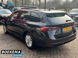 Skoda Octavia Combi 1.0 e-TSI Business Edition Navigatie Cruise Lane-Ass picture 3