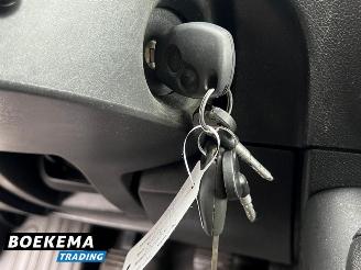 Renault Master T35 2.3 DCI L2H3 3-Pers Navigatie Cruise Airco PDC Trekhaak picture 20