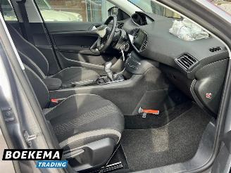 Peugeot 308 SW 1.2 PureTech Style Automaat Navigatie PDC Cruise Trekhaak picture 21