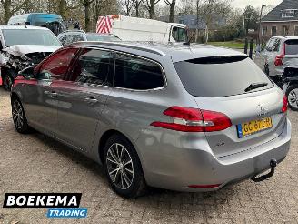 Peugeot 308 SW 1.2 PureTech Style Automaat Navigatie PDC Cruise Trekhaak picture 3