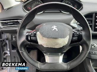 Peugeot 308 SW 1.2 PureTech Style Automaat Navigatie PDC Cruise Trekhaak picture 23