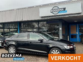uszkodzony samochody osobowe Audi A3 Limousine 1.6 TDI 110PK Pro Line Panorama Navigatie Airco 2015/11