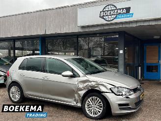 Schadeauto Volkswagen Golf 1.2 TSI Trend Edition AppleCar Climate Stoelverw. Cruise 2014/12