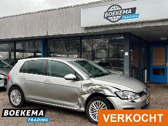 skadebil vrachtwagen Volkswagen Golf 1.2 TSI Trend Edition AppleCar Climate Stoelverw. Cruise 2014/12
