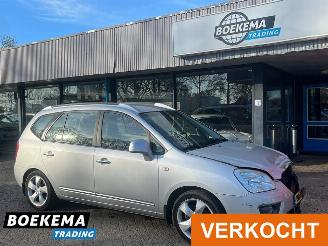 skadebil auto Kia Carens 2.0 CVVT X-clusive 7-Persoons Leer Navigatie Stoelverw. Airco 2007/11
