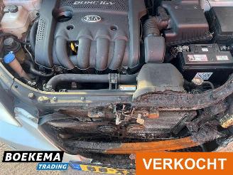Kia Carens 2.0 CVVT X-clusive 7-Persoons Leer Navigatie Stoelverw. Airco picture 8