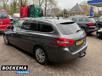 Peugeot 308 SW 1.2 PureTech Premium Panorama Automaat Navigatie Trekhaak PDC picture 3
