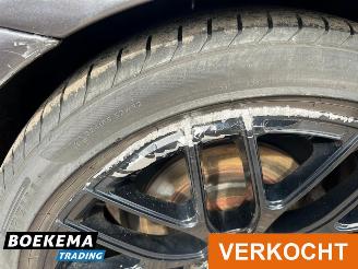 BMW 3-serie 320i High Exe Automaat Panorama Leer Stoelverw. picture 17