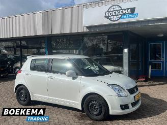 skadebil auto Suzuki Swift 1.3 Shogun Airco Cruise 2009/1