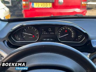 Peugeot 2008 1.2 PureTech Allure Navigatie Camera Climate picture 23