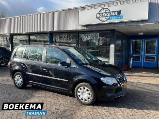 krockskadad bil auto Volkswagen Touran 1.4 TSI 140PK Business Navigatie Cruise Climate 2007/5