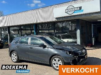 Vaurioauto  passenger cars Kia Ceed 1.0 T-GDi DynamicLine Navigatie Camera Keyless 2022/5