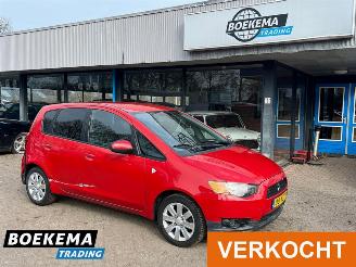 krockskadad bil auto Mitsubishi Colt 1.3 Edition Two Airco Cruise 2010/11