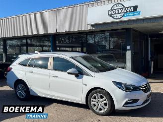 damaged passenger cars Opel Astra Sports Tourer 1.6 CDTI Business+ Navigatie Cruise PDC 2017/1