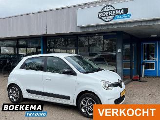 damaged passenger cars Renault Twingo R80 E-Tech Equilibre 22 kWh Navigatie Cruise 2023/6