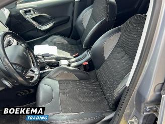 Peugeot 2008 1.6 VTi Allure Navigatie picture 16