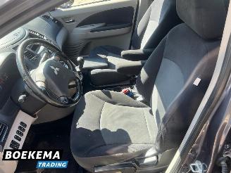 Mitsubishi Grandis 2.4-16V InSport 7-Peroons Climate Cruise LPG picture 12