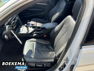 BMW 3-serie 320d xDrive Edition Panorama Leer Automaat Navigatie picture 14