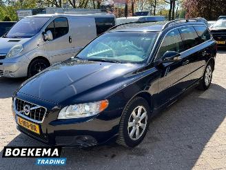 Volvo V-70 2.5T Kinetic 230PK Automaat Leer Navigatie Cruise picture 4