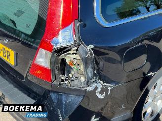 Volvo V-70 2.5T Kinetic 230PK Automaat Leer Navigatie Cruise picture 10