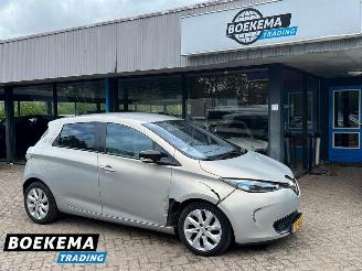 Vaurioauto  passenger cars Renault Zoé Q210 Zen Quickcharge KOOPACCU 22 kWh 2014/5