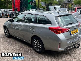 Toyota Auris Touring Sports 1.8 Hybrid Dynamic Navigatie Cruise Climate picture 3