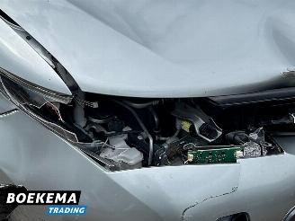 Toyota Auris Touring Sports 1.8 Hybrid Dynamic Navigatie Cruise Climate picture 9