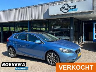 Coche accidentado Volvo V-40 2.0 D4 Summum Business Glazen Dak Navigatie Cruise 2014/7