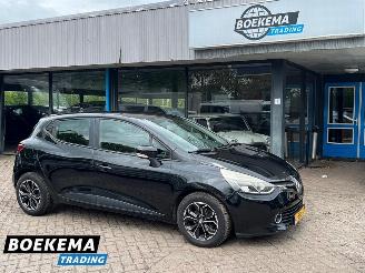 skadebil auto Renault Clio 1.2 Authentique Navigatie Climate Cruise 2013/8