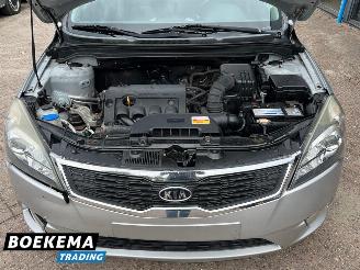 Kia Cee d cee'd 1.4 CVVT Seven Navigatie Airco Cruise Trekhaak picture 10