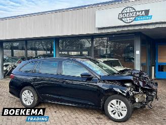 Gebrauchtwagen PKW Skoda Octavia Combi 1.0 e-TSI Business Edition Navigatie Cruise Lane-Ass 2024/1
