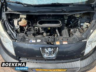 Peugeot Expert 229 2.0 HDIF L2 DoKa 5-Persoons Airco PDC Trekhaak 2xSchuif picture 6