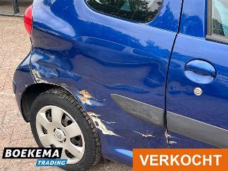 Toyota Aygo 1.0-12V + Automaat Airco Leer picture 7