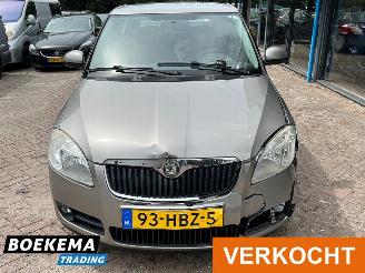 Skoda Fabia 1.6-16V Ambiente Automaat Airco Stoelverwarming PDC Trekhaak picture 5
