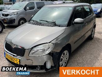Skoda Fabia 1.6-16V Ambiente Automaat Airco Stoelverwarming PDC Trekhaak picture 4