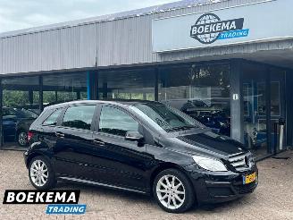 skadebil auto Mercedes B-klasse 160 Business Class Stoelverwarming Navi Trekhaak 2010/10