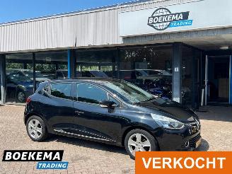 damaged passenger cars Renault Clio 0.9 TCe Expression Navi Cruise-Control Airco 2013/9